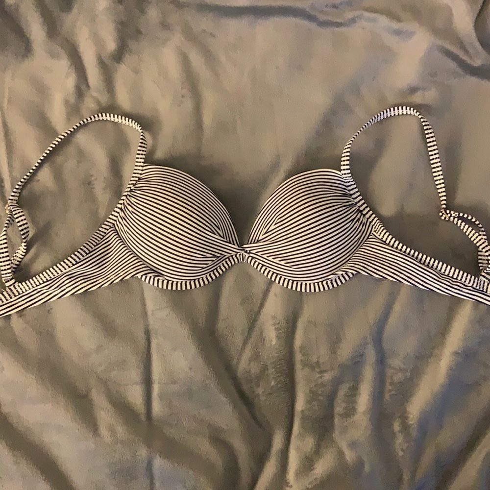 Bikini top.